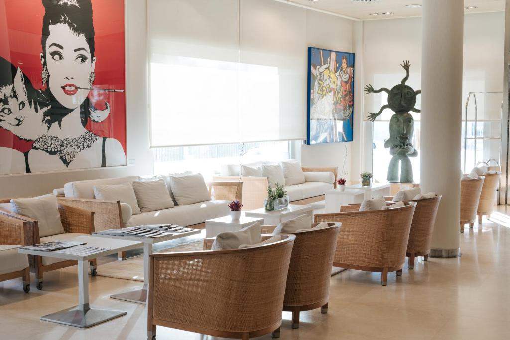 Posezení v ubytování Hotel Neptuno Playa & Spa
