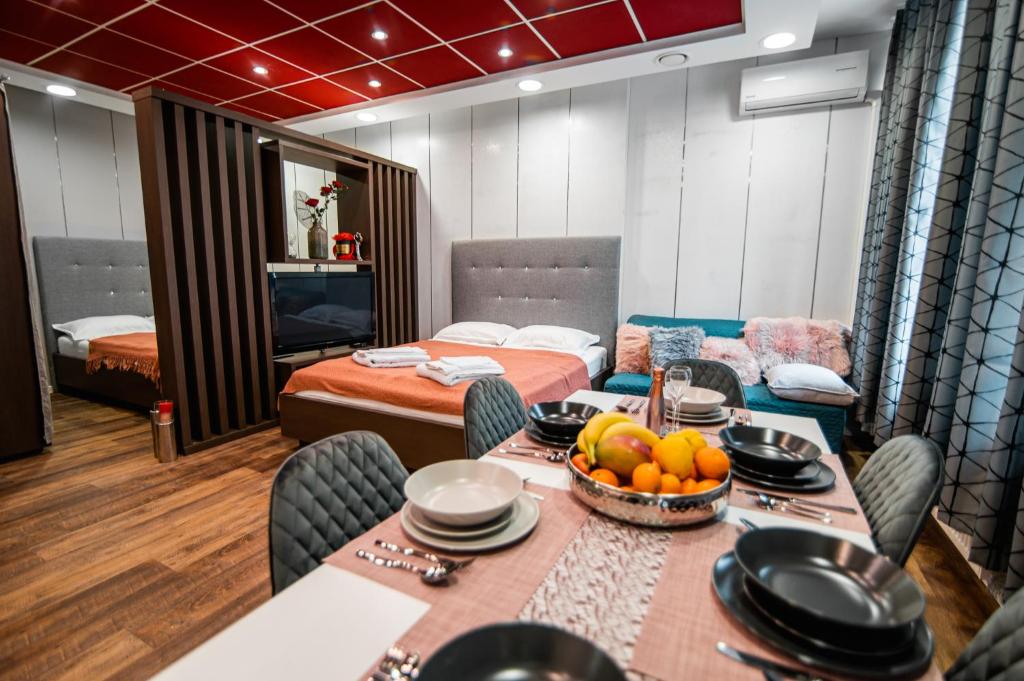 Oxford Apartments - 
