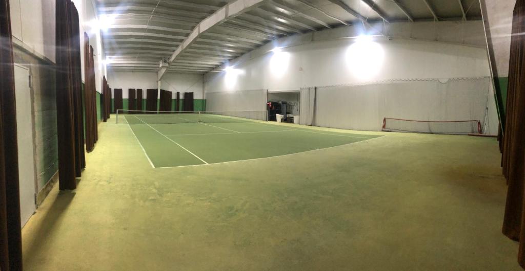 Tenis a/nebo squash v ubytování KS GbR Wohnungen nebo okolí