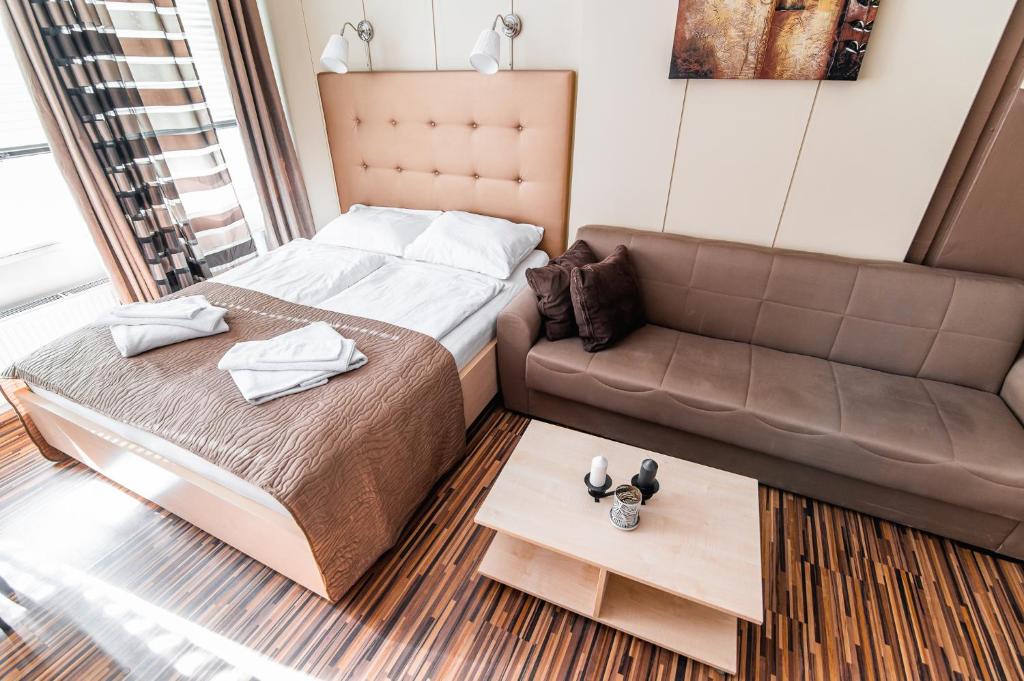 Oxford Apartments - 