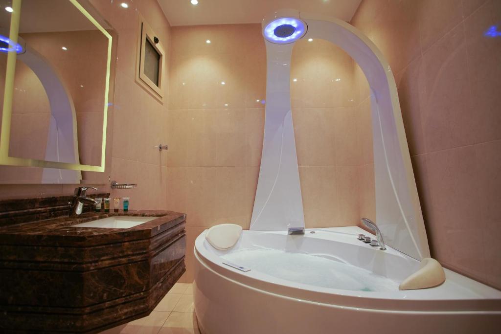 Koupelna v ubytování Kayan Al Taif Hotel