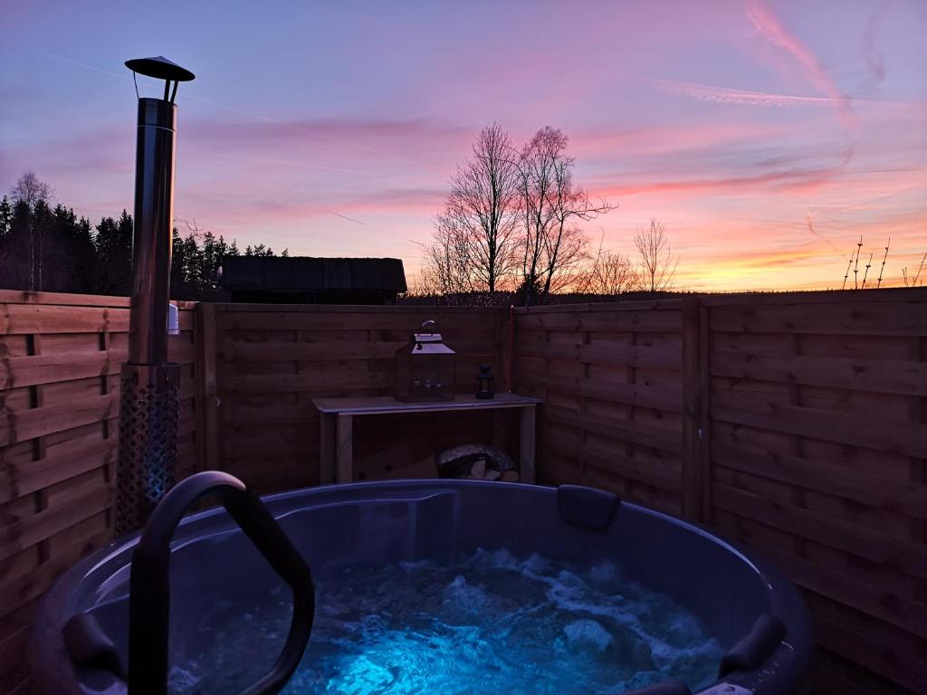 Východ nebo západ slunce při pohledu z luxury tent nebo okolí
