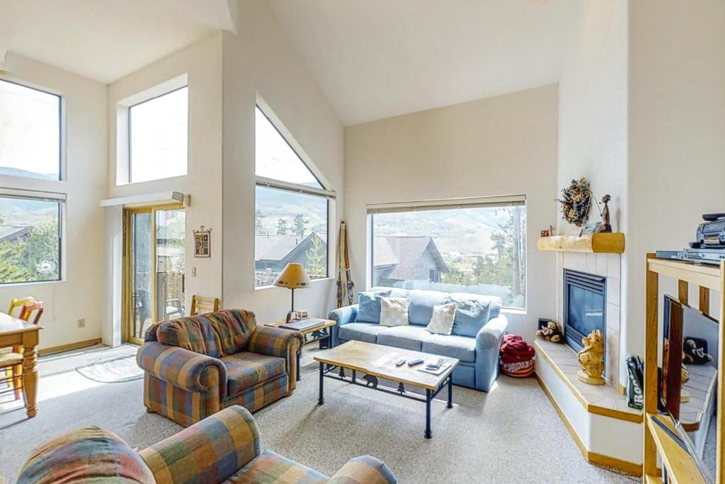 Χώρος καθιστικού στο Peregrine Place