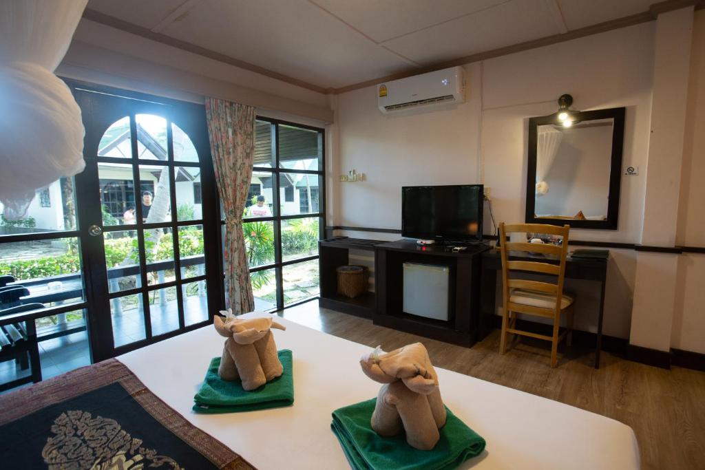 Southern Lanta Resort - 4