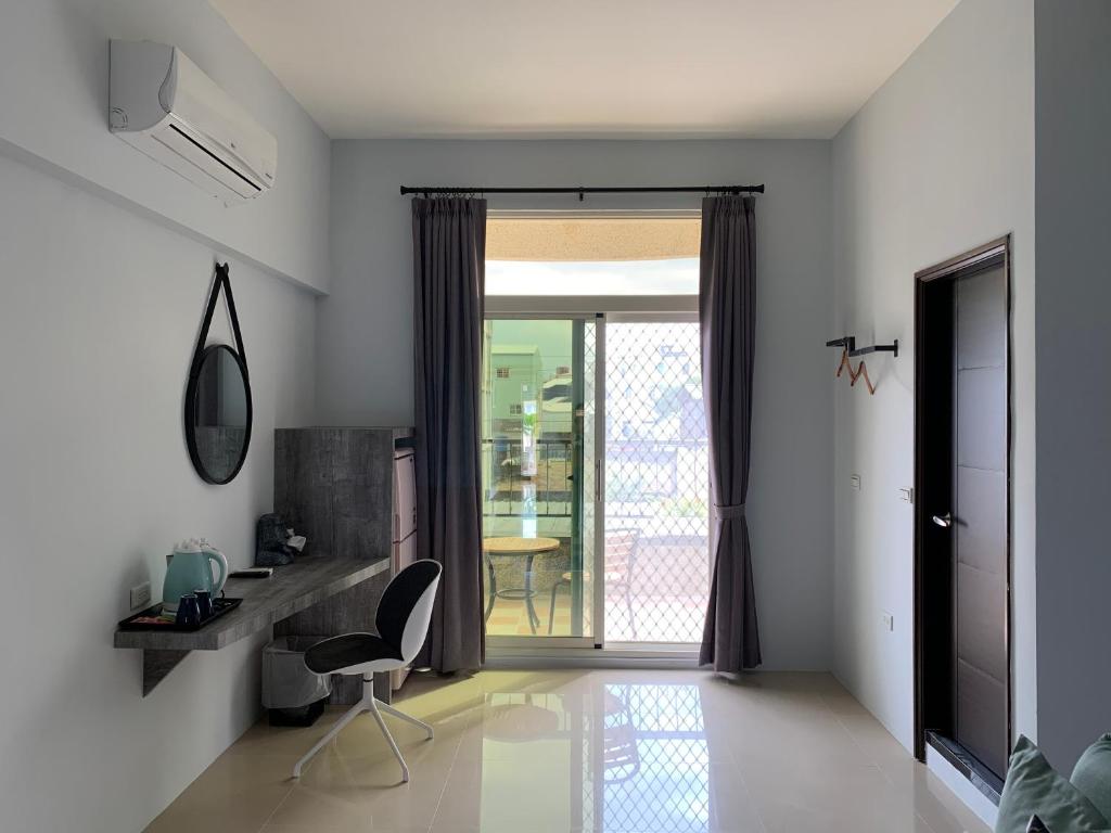 910 Hostel (Chengdong) - Double Room With Balcony