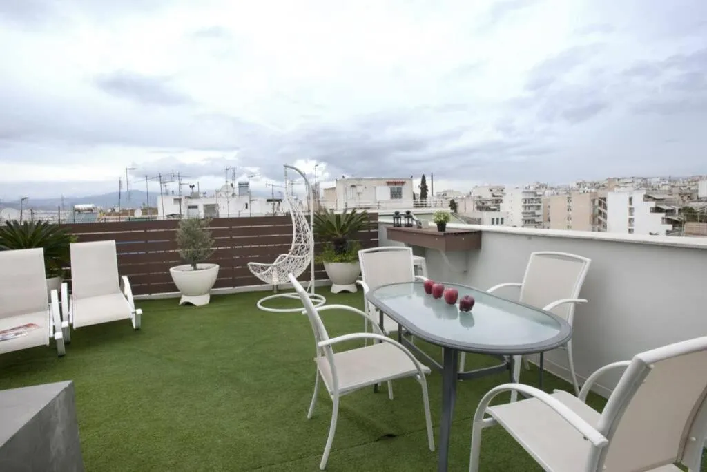 Patisia, Modern, newly refurbished studio with unique view, Atena, Grecia