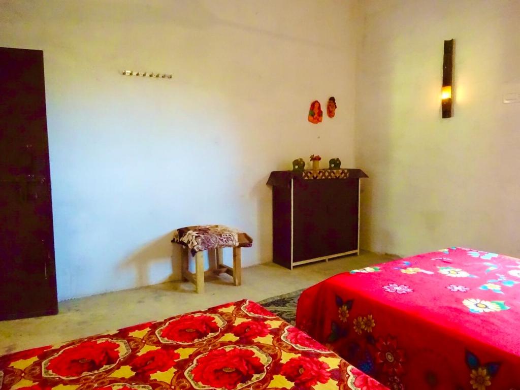 Maji Homestay Khajuraho - Camera Familiare Con Bagno