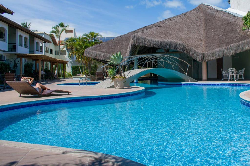 Bazén v ubytování Sarana Praia Hotel nebo v jeho okolí