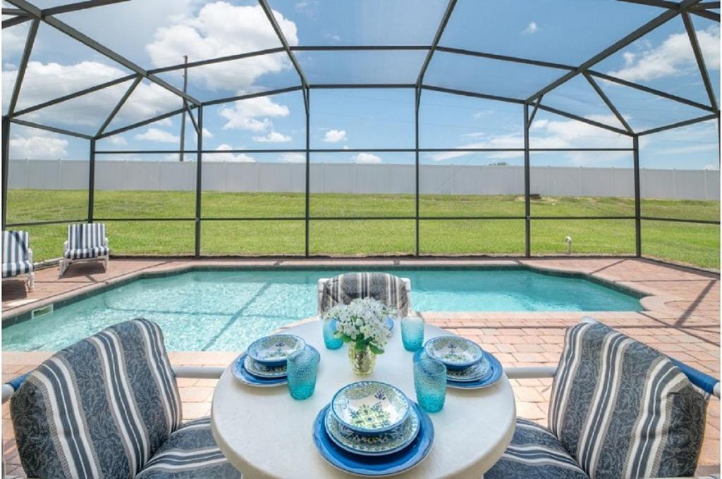 Holiday Villas of Kissimmee - Three-Bedroom House With Pool