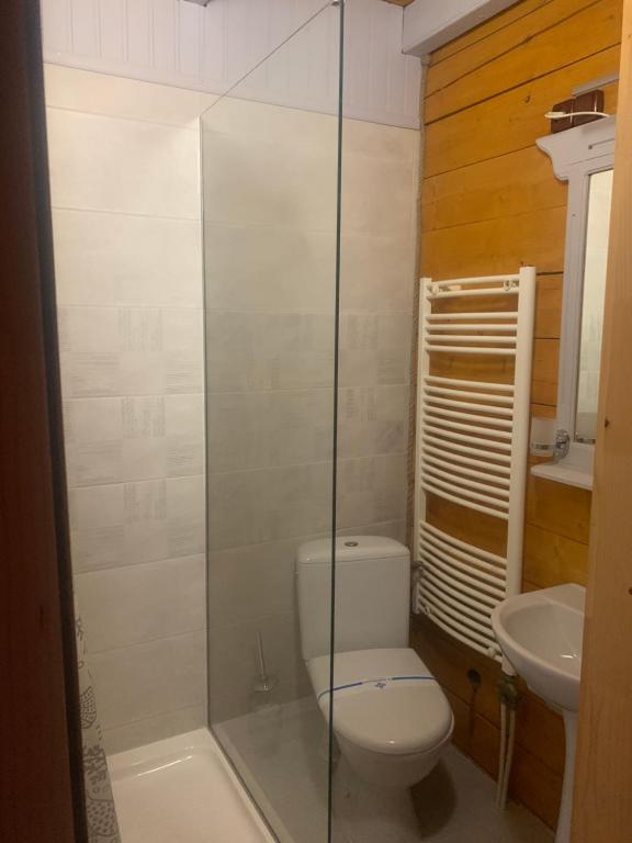 Koupelna v ubytování Villa "Затишна"