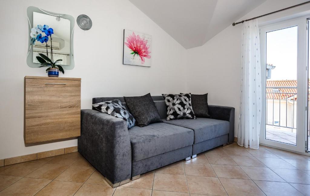 Mare & Mons Seafront Apartments - 13