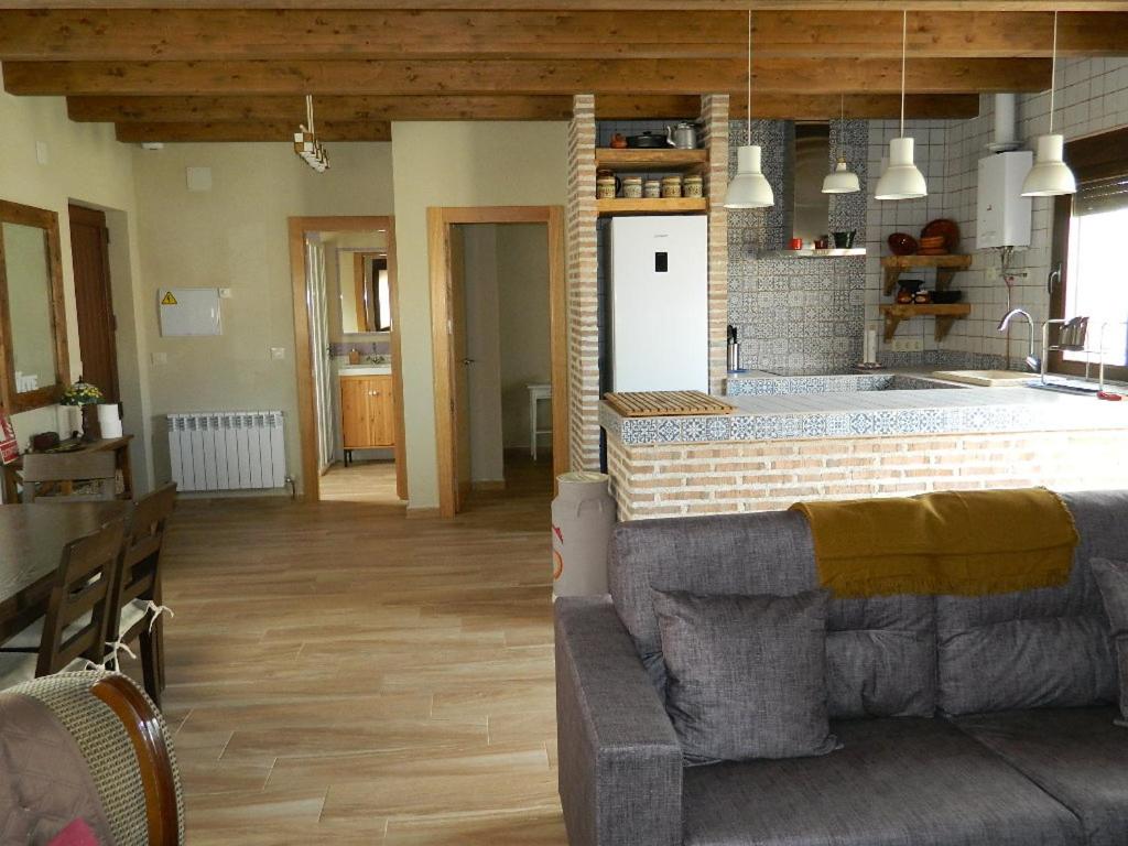 Kuchyň nebo kuchyňský kout v ubytování UN RINCÓN EN LA MORAÑA