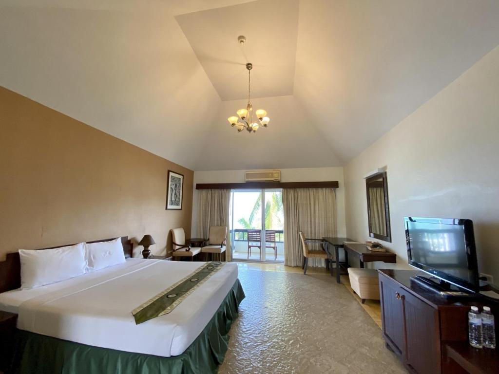 Golden Pine Beach Resort - Deluxe Double Or Twin Room With Sea View