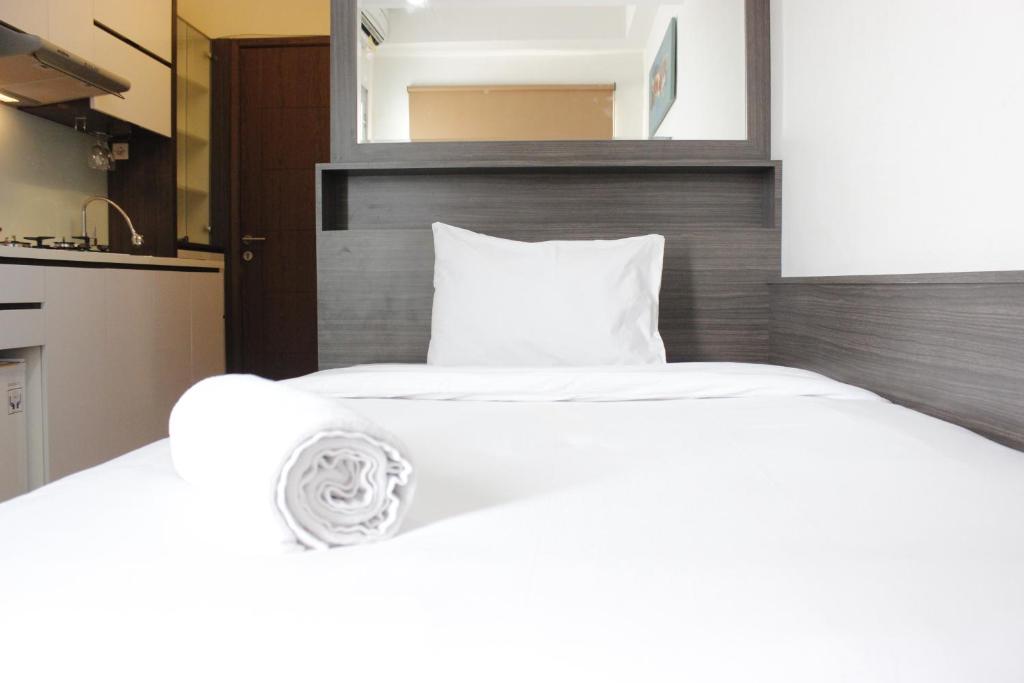 Convenient Studio Apartment at Harvard Jatinangor By Travelio - Apartamento De Estudio
