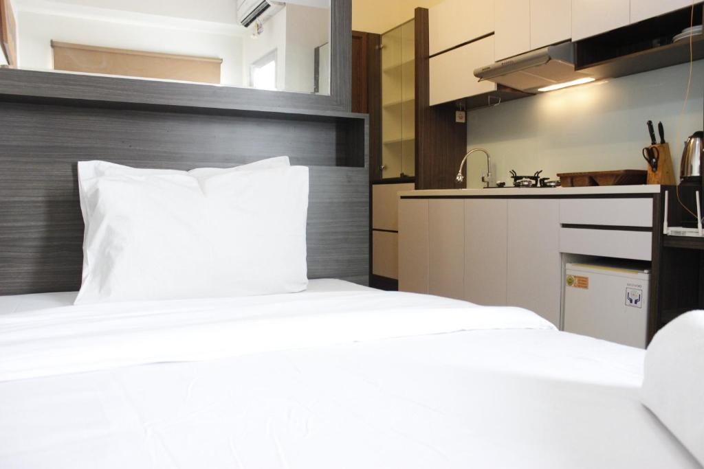 Chic Studio Apartment at Harvard Jatinangor By Travelio - Apartamento De Estudio