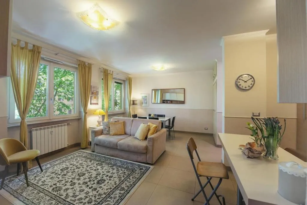 Sleek Apt in Testaccio near Ostiense train station, Roma, Italia