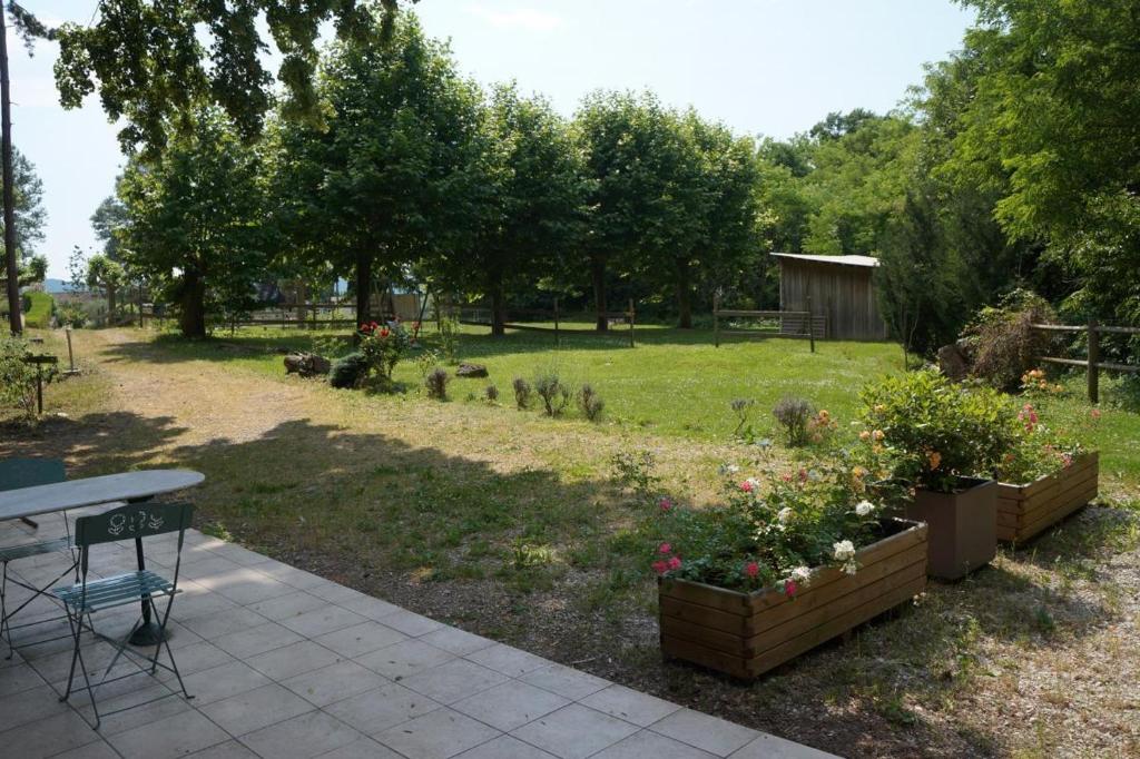 Zahrada ubytování A l'orée du bois - Chambres d'hôtes