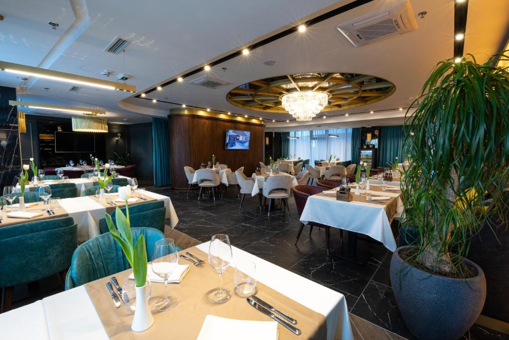 Restaurace v ubytování Hotel Pupin Novi Sad