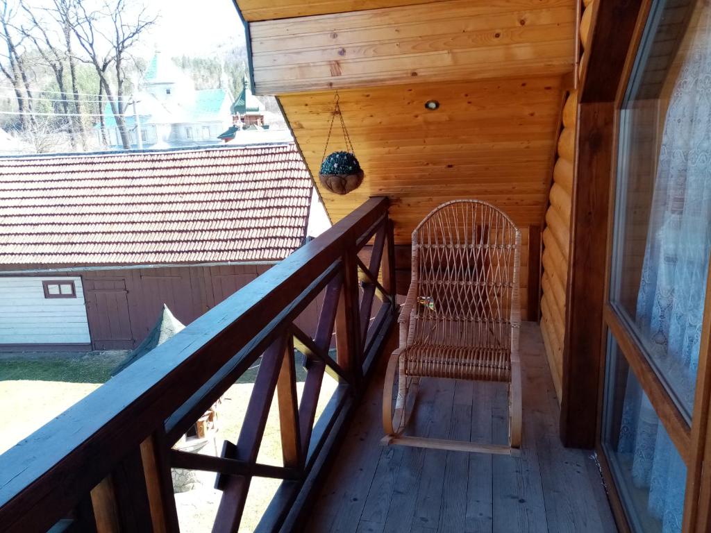 Balkón nebo terasa v ubytování Садиба Федорчуків Гірська хатина