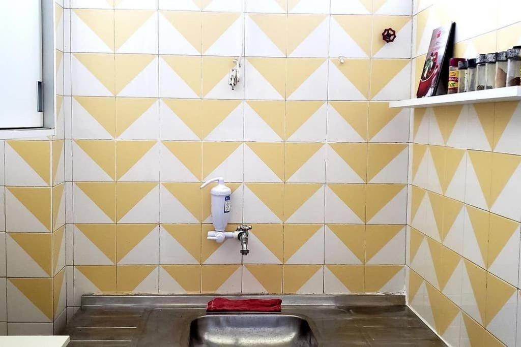  Apt 1 quarto no Porto da Barra a 2 min a pé da praia