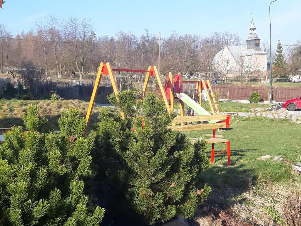 Plac zabaw dla dzieci w obiekcie Villa ŁĄGI