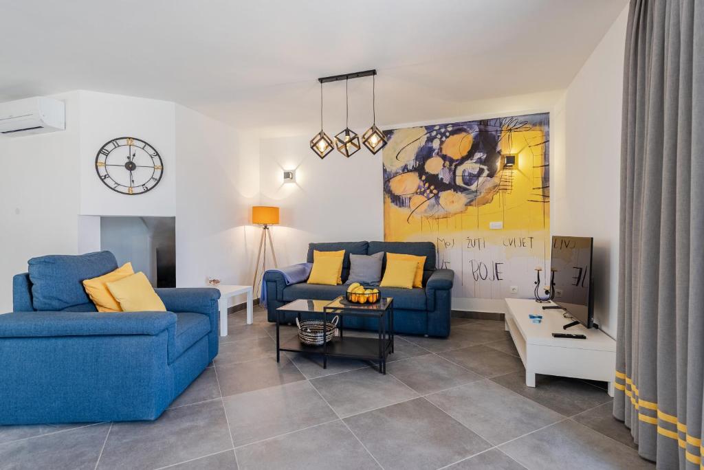 Posedenie v ubytovaní Villa Charm