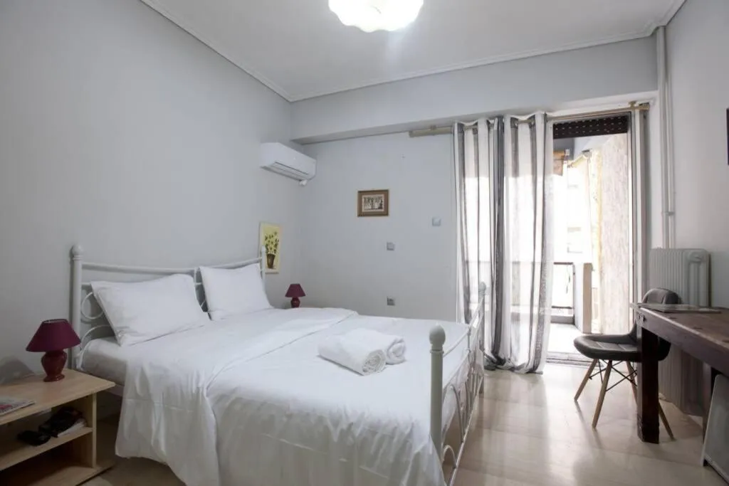 Chalandri, a newly renovated studio, Atena, Grecia