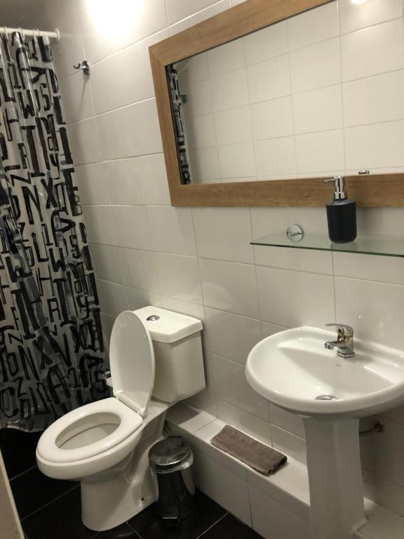 Koupelna v ubytování Rent apart Las Condes