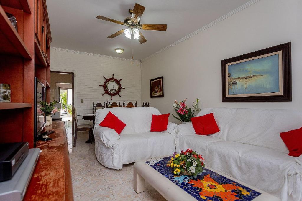  Casa com piscina em Caraguatatuba – Praia de Martim de Sá