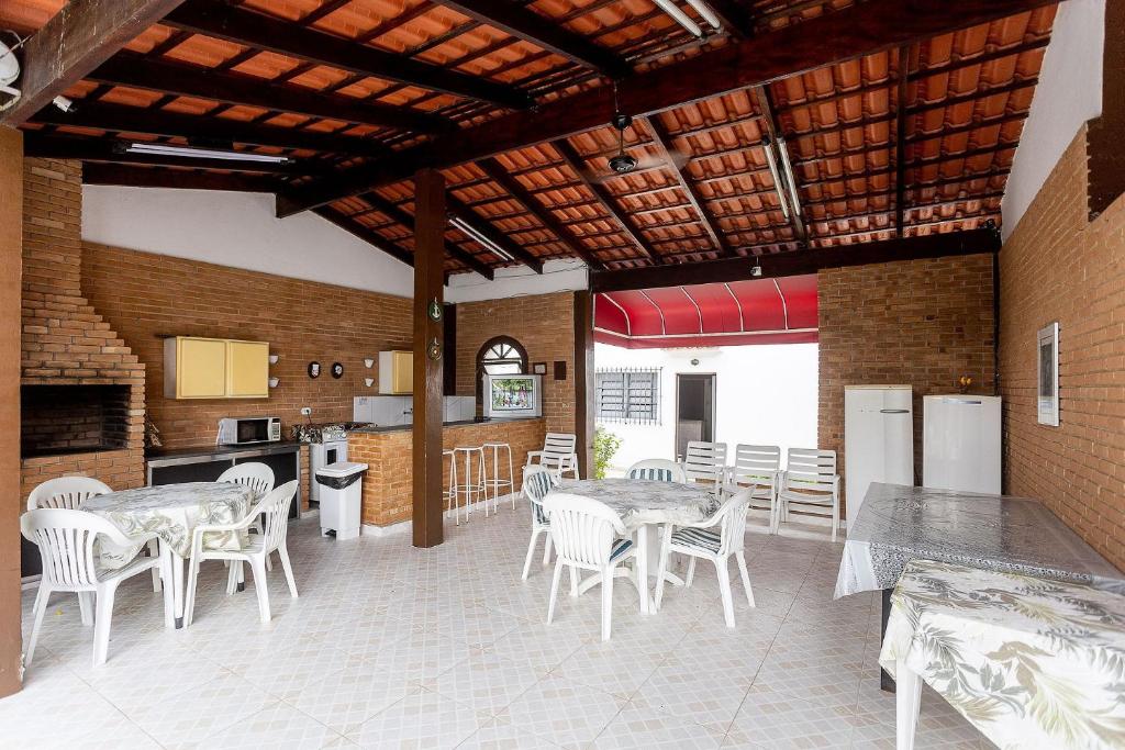  Casa com piscina em Caraguatatuba – Praia de Martim de Sá