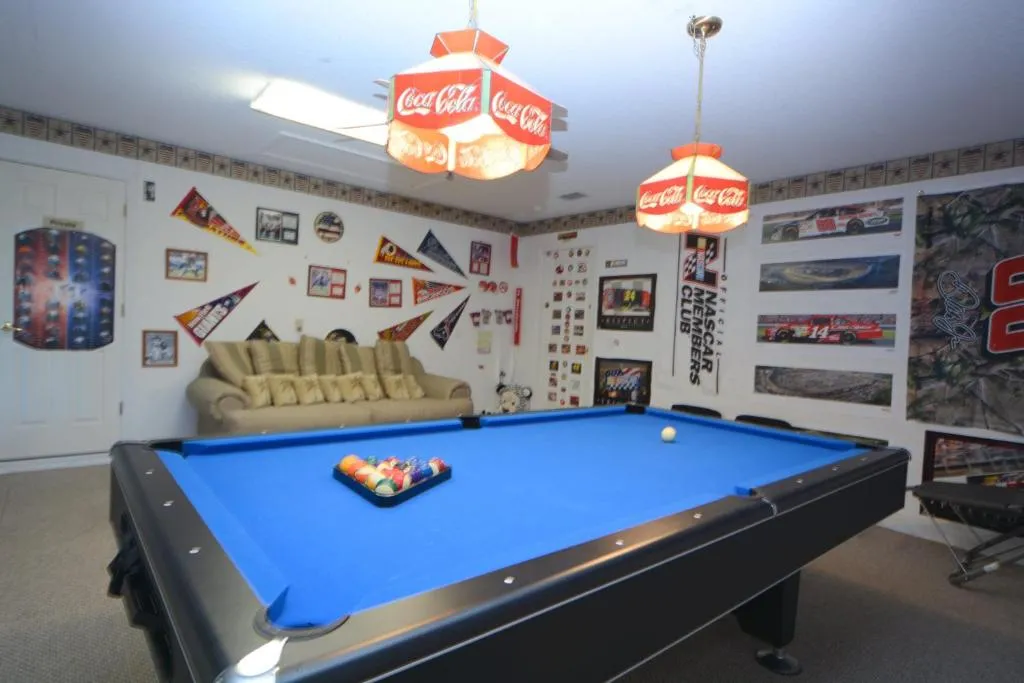 324107 4-Bed Disney Area Pool Home*Spa *Games Room, Kissimmee, Statele Unite ale Americii