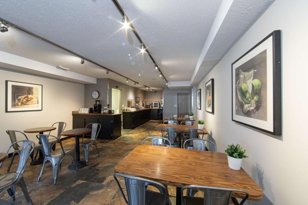 Posezení v ubytování SureStay Hotel by Best Western Castlegar