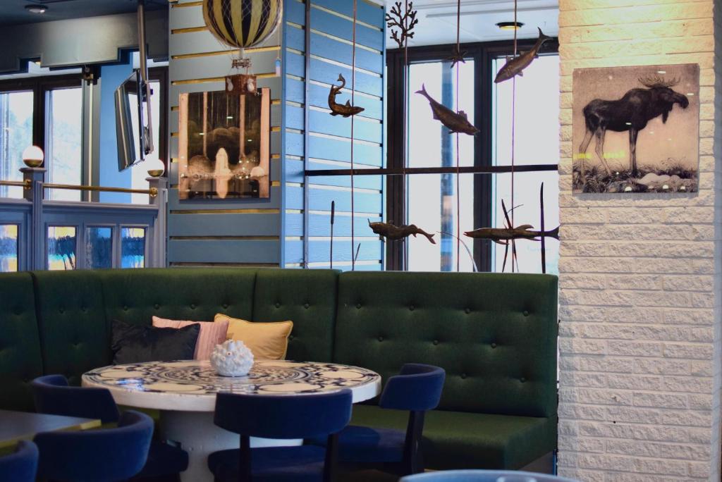 Posezení v ubytování Vätterleden Hotell & Restaurang