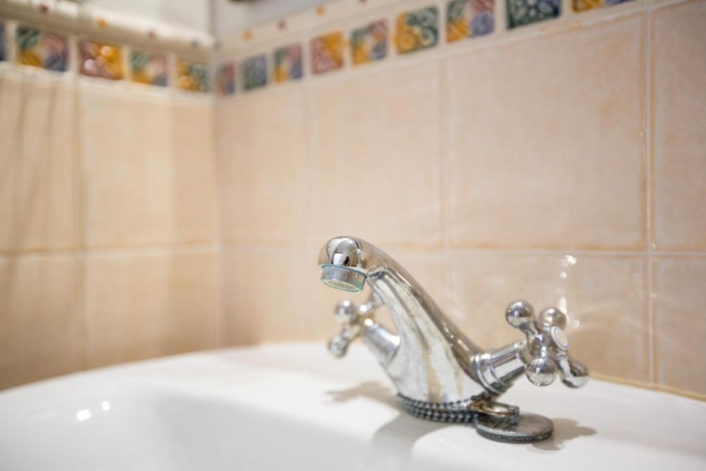Łazienka w obiekcie Hostal Don Joaquín Alora