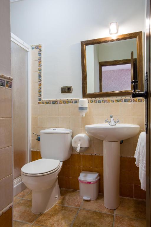 Łazienka w obiekcie Hostal Don Joaquín Alora