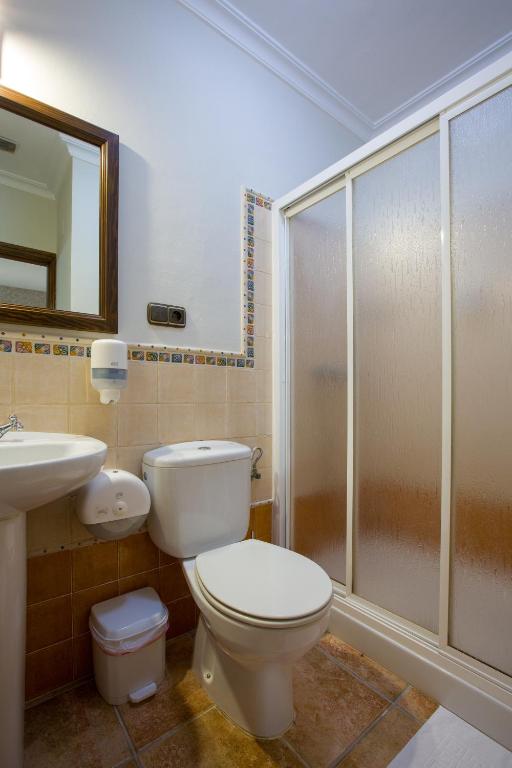 Łazienka w obiekcie Hostal Don Joaquín Alora