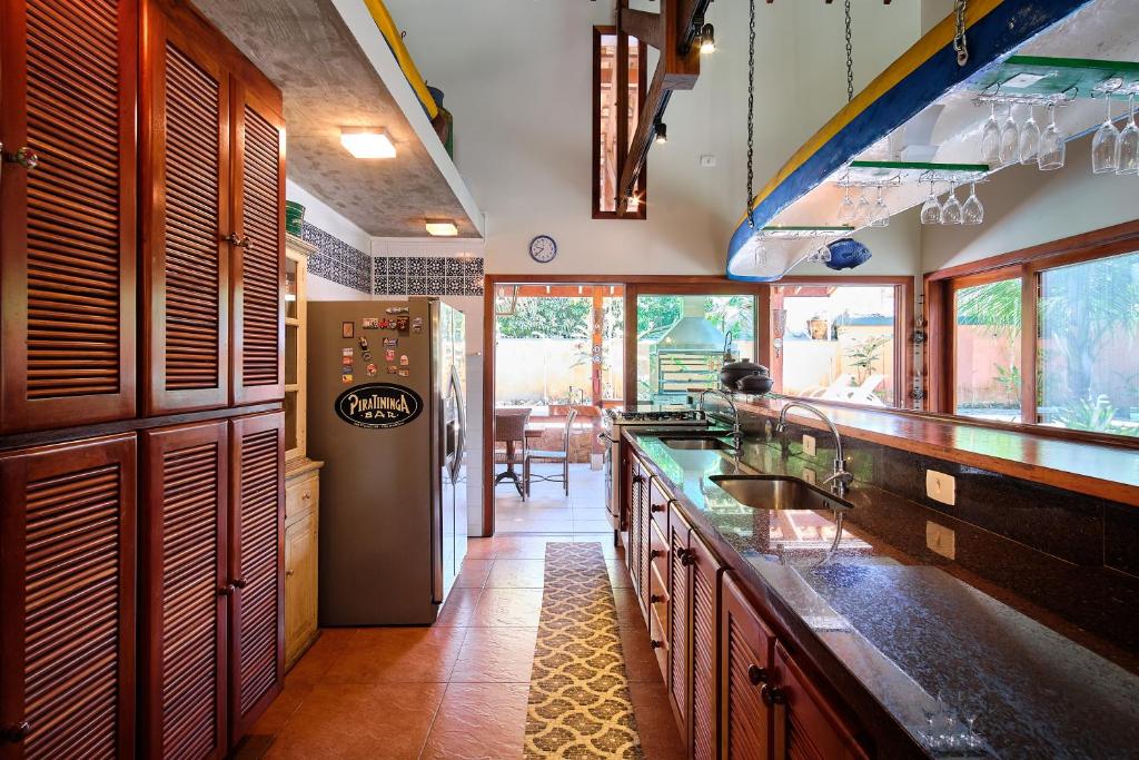  BH25 - CASA DE CINEMA A 30 METROS DA PRAIA!!!