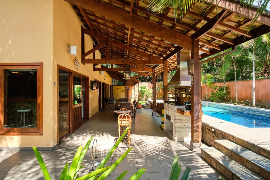  BH25 - CASA DE CINEMA A 30 METROS DA PRAIA!!!