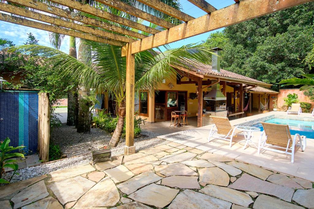  BH25 - CASA DE CINEMA A 30 METROS DA PRAIA!!!