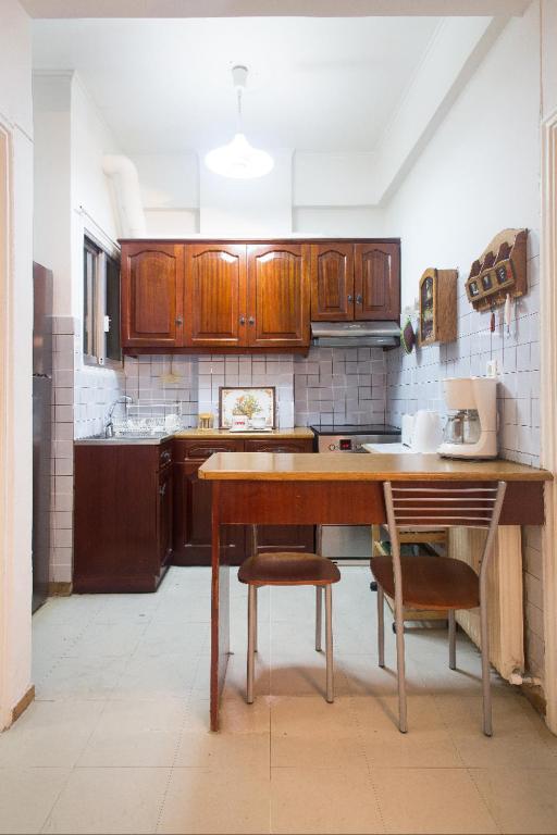A kitchen or kitchenette at Flat in central Athens - Pangrati