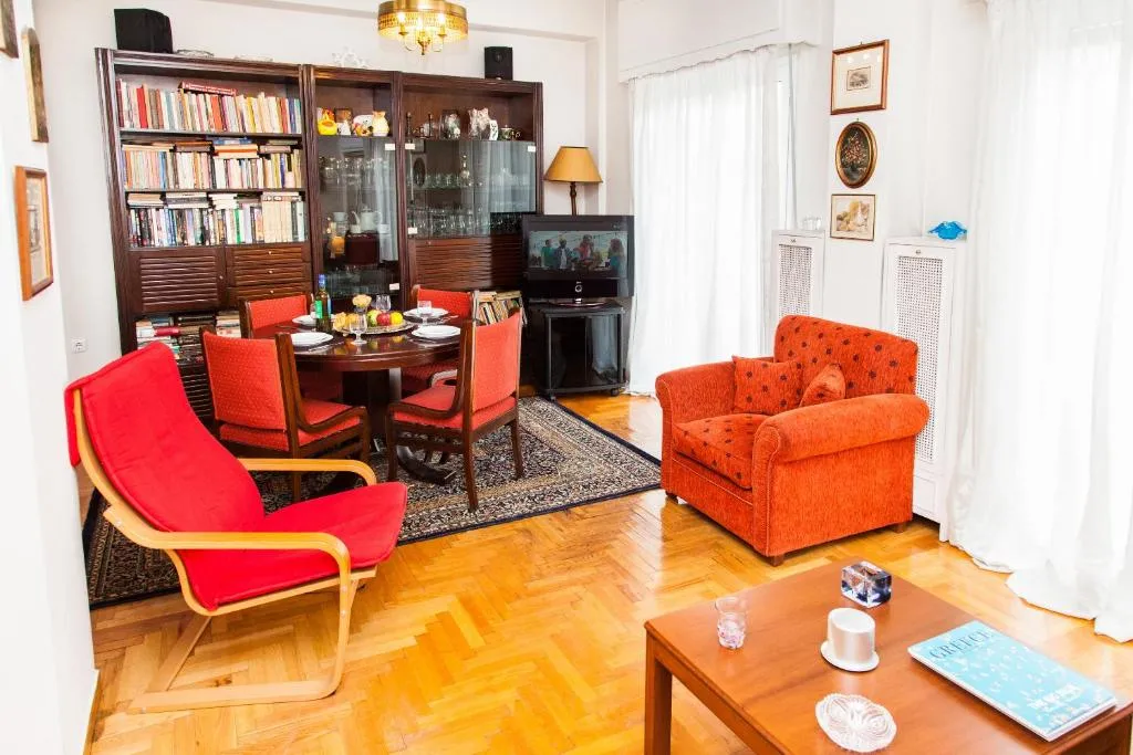 Vintage Apartment in Downtown Athens!, Athens, Greece