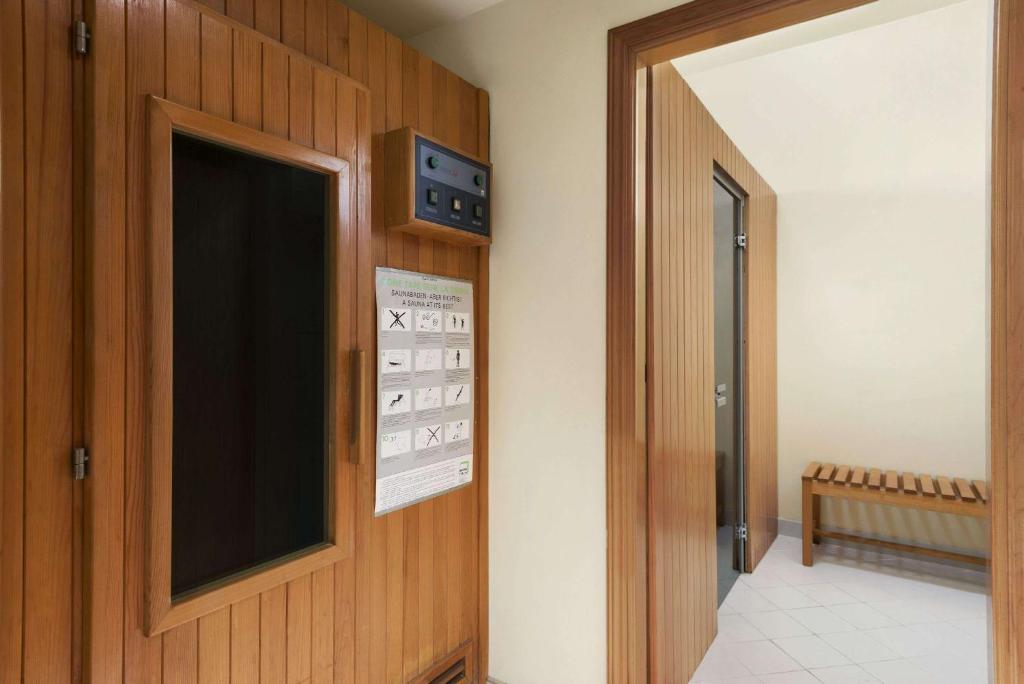 Howard Johnson by Wyndham Abu Dhabi Downtown - Resim 22