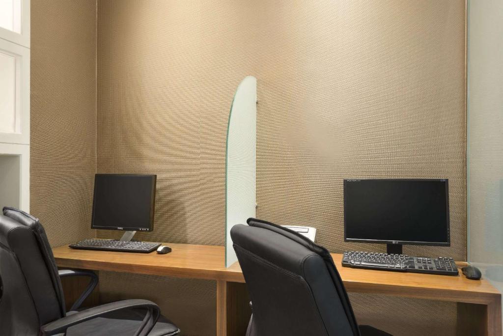 Howard Johnson by Wyndham Abu Dhabi Downtown - Resim 21