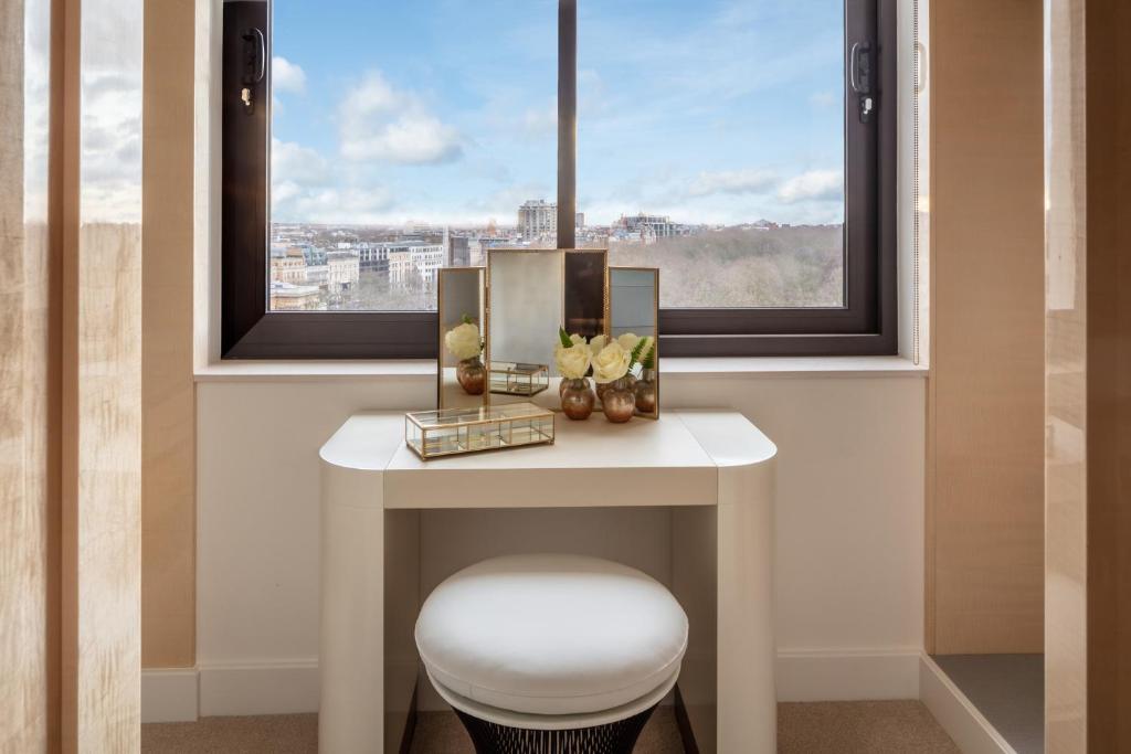 Four Seasons Hotel London at Park Lane - Resim 28