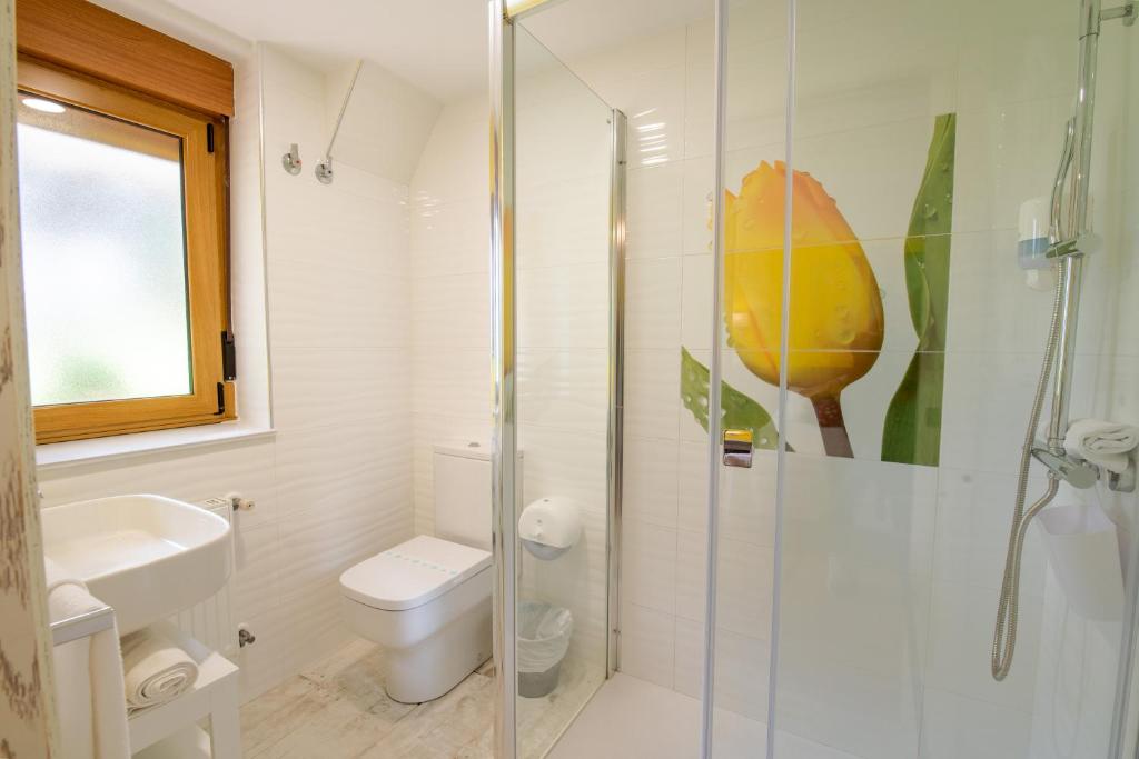 A bathroom at Hotel el Pinar