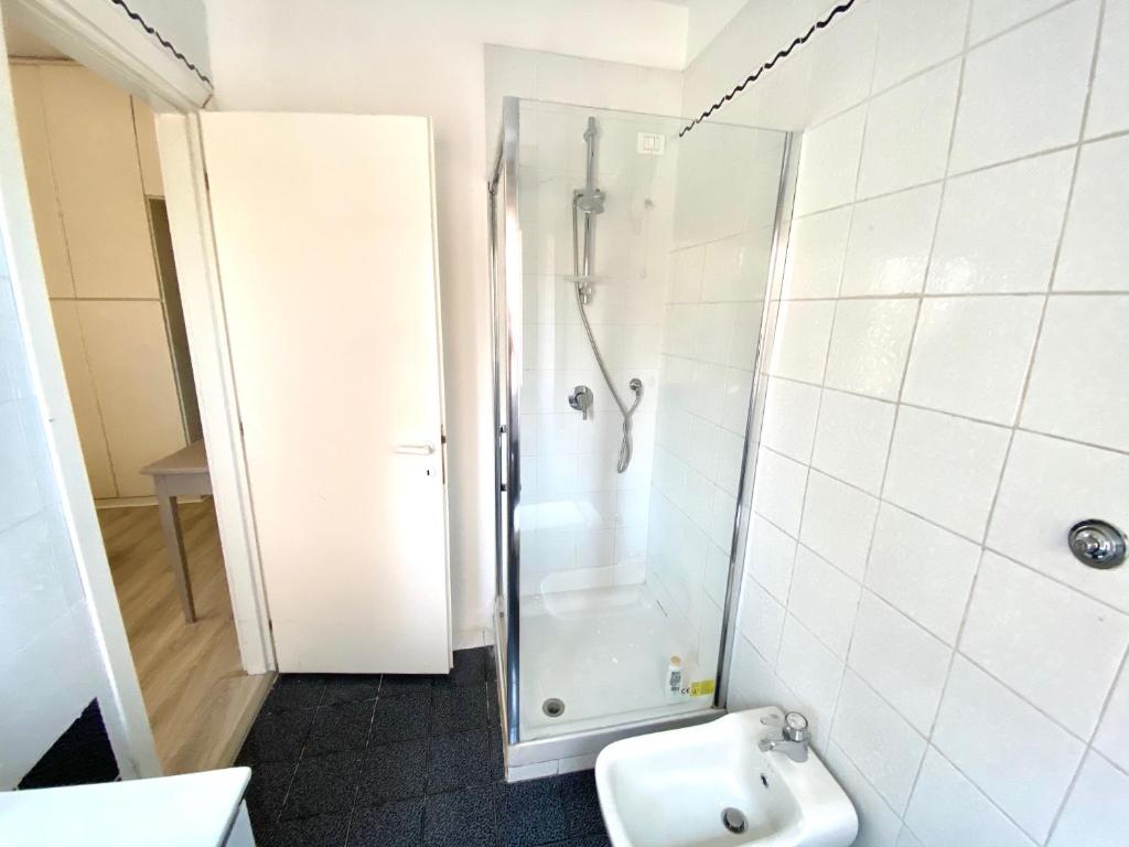 A bathroom at A Quattro Passi Da