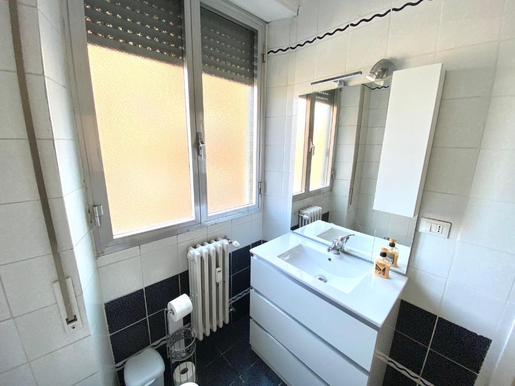 A bed or beds in a room at A Quattro Passi Da