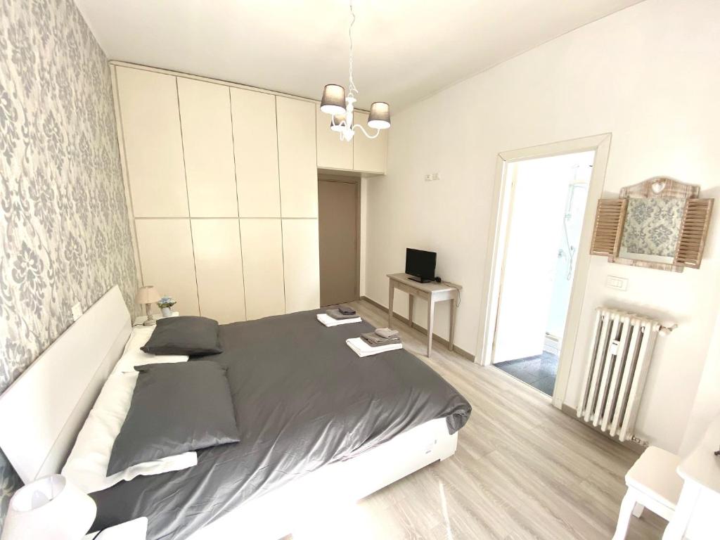 A bed or beds in a room at A Quattro Passi Da