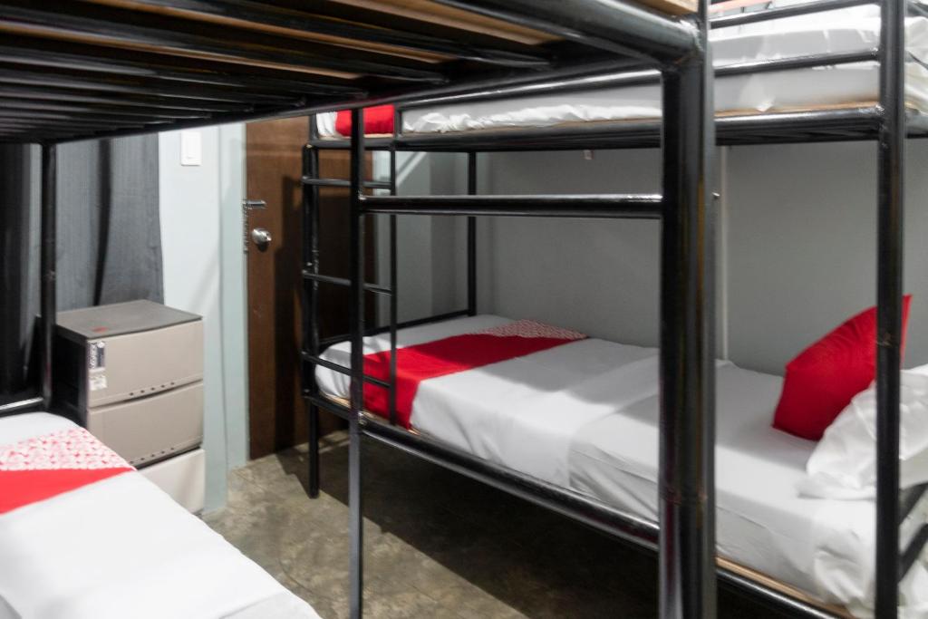 Postel nebo postele na pokoji v ubytování Abn Hostel