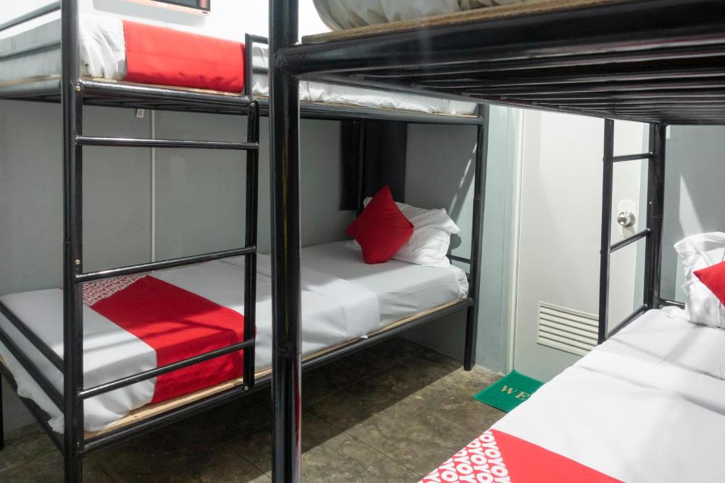 Postel nebo postele na pokoji v ubytování Abn Hostel